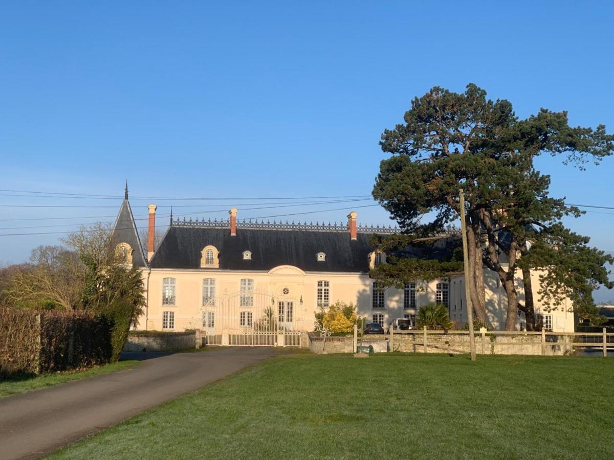 Les Douves Duplex 5 Personnes Lumineux Avec Jardin Et Terrasse Amenagee , Vue Sur Chateau A 5Mn De La Mer, Proche Omaha Beach Et Bayeux Commes Exterior foto